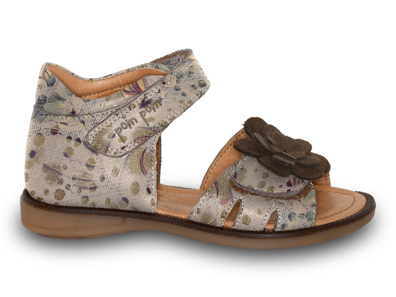 Professional product retouching applying new pattern while preserving stitching and texture detail.jpg