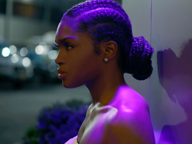 Street photography portrait before professional color grading 4.jpg